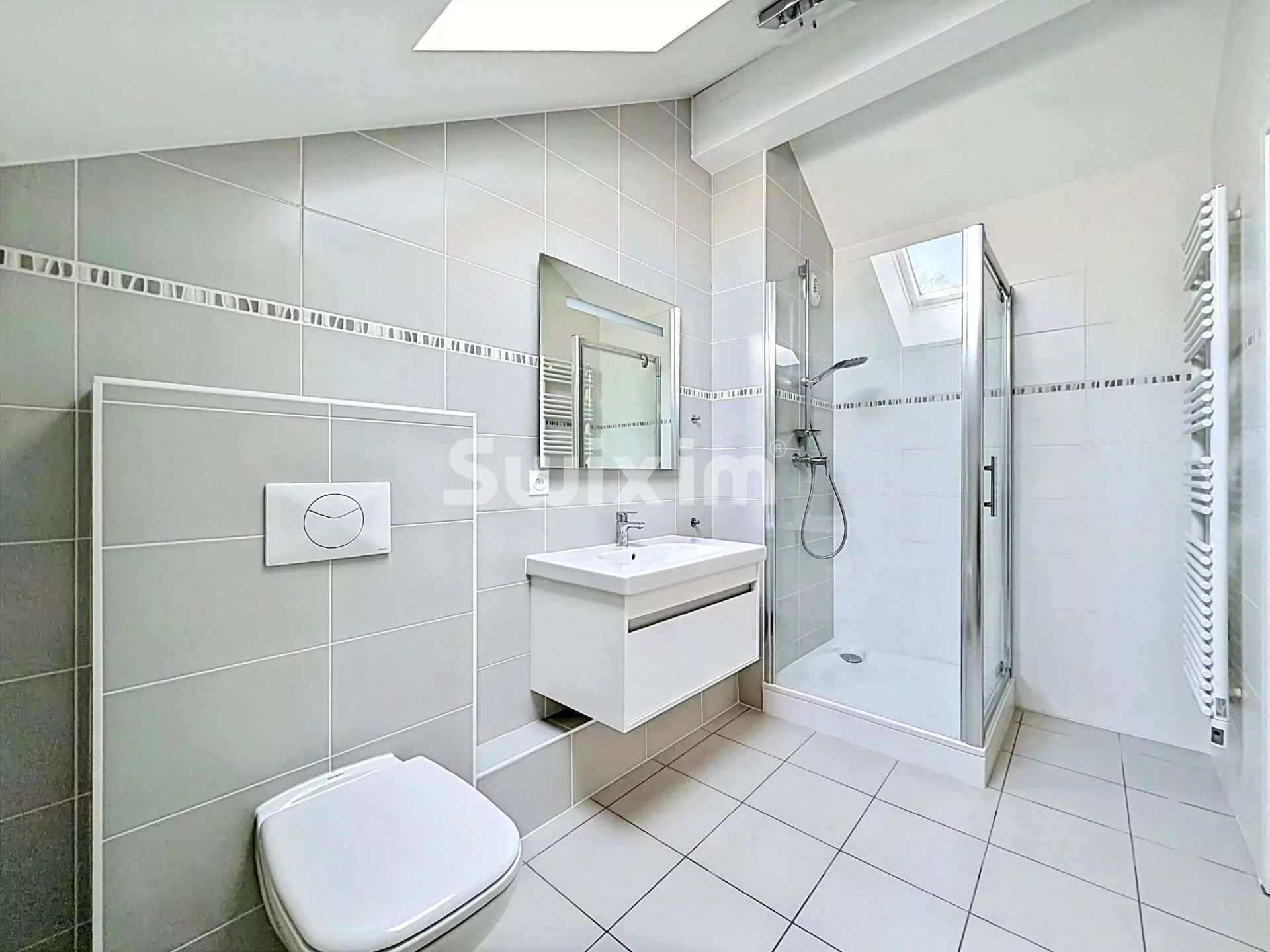 apartment 4 Rooms for sale on Veigy-Foncenex (74140)