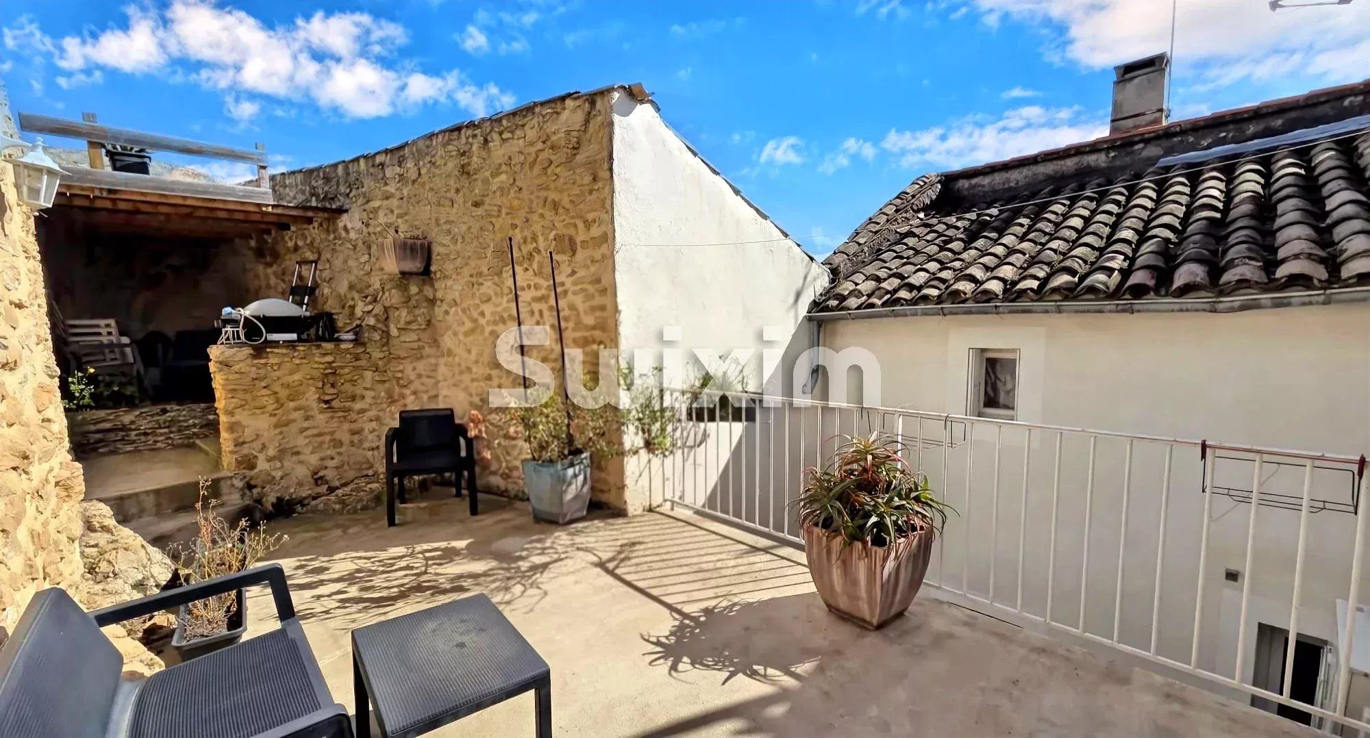 casa 7 Camere in vendita su Mornas (84550)