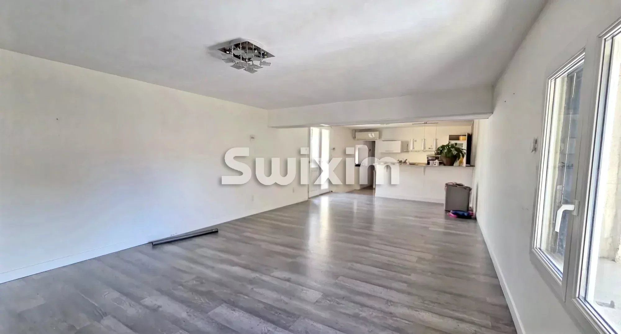 casa 7 Camere in vendita su Mornas (84550)