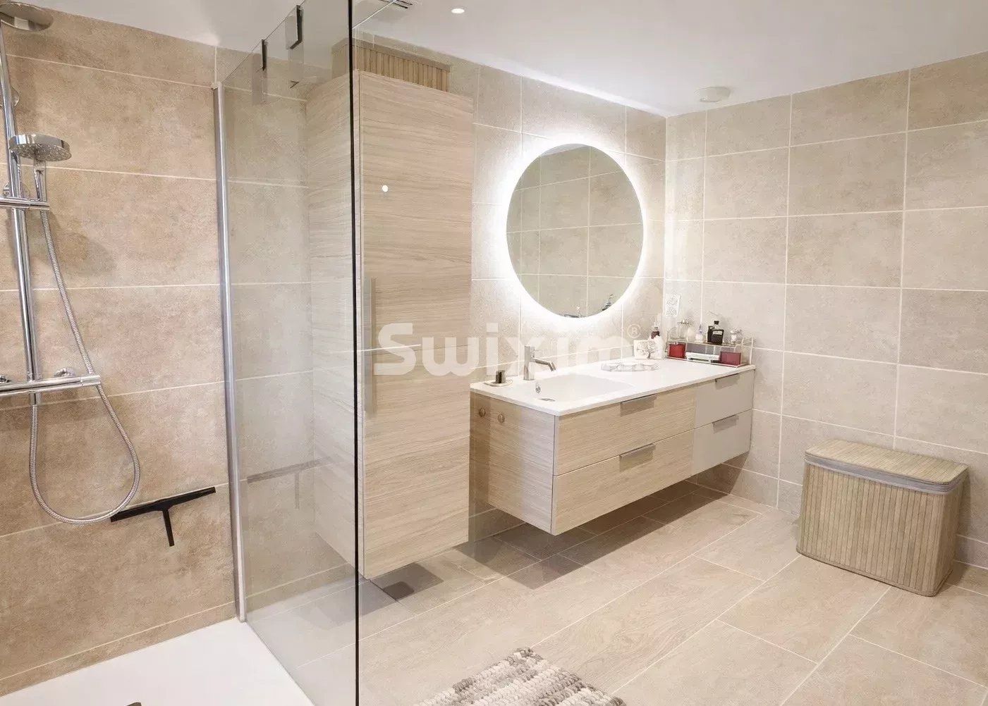 house 5 Rooms for sale on Grignan (26230)