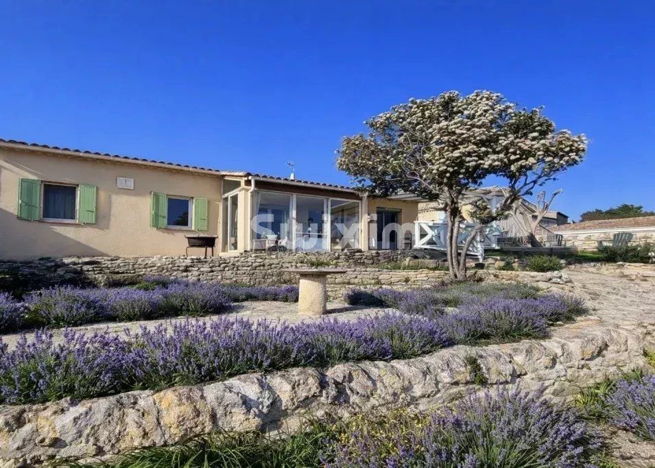 house 5 Rooms for sale on Grignan (26230)