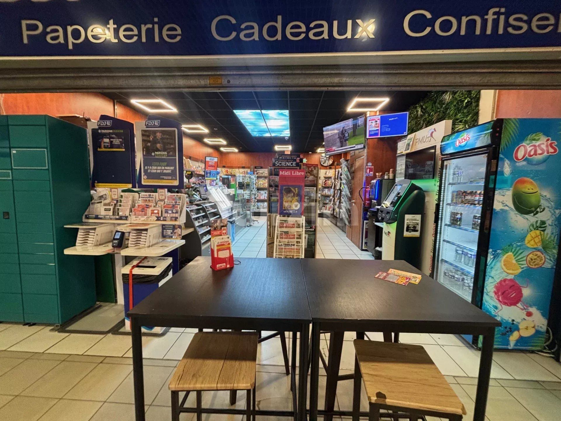 locale commerciale in vendita su Nîmes (30900)