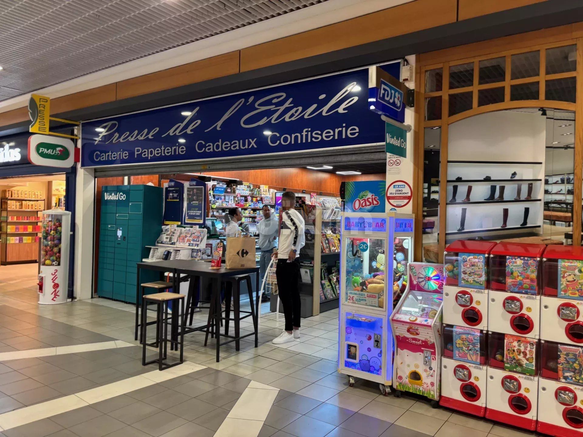locale commerciale in vendita su Nîmes (30900)