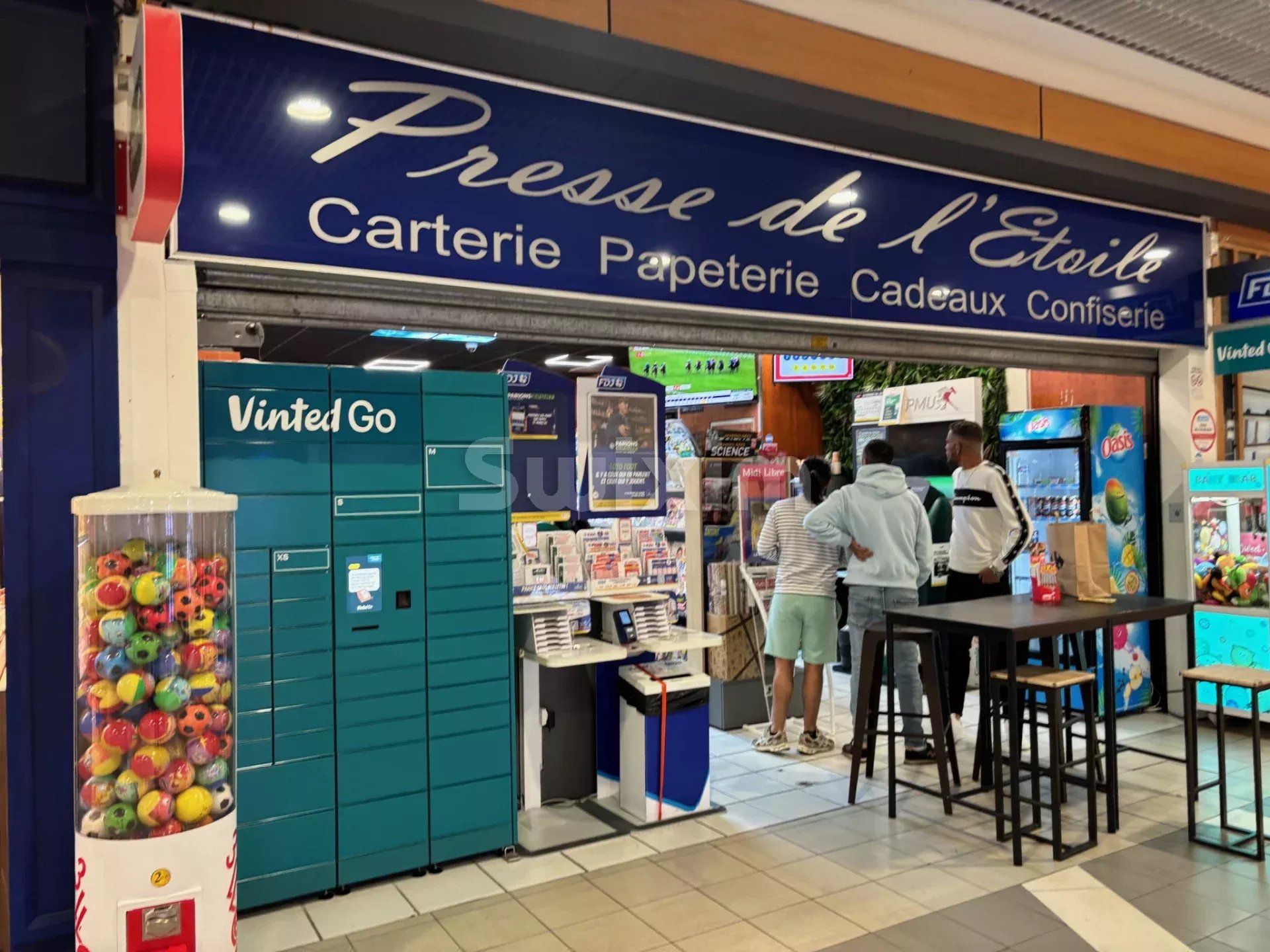 locale commerciale in vendita su Nîmes (30900)