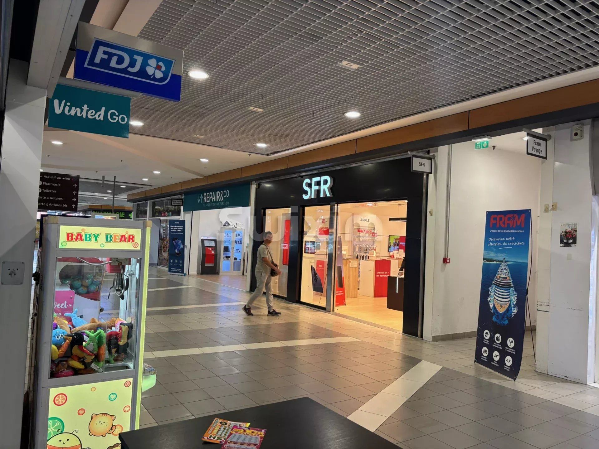 locale commerciale in vendita su Nîmes (30900)