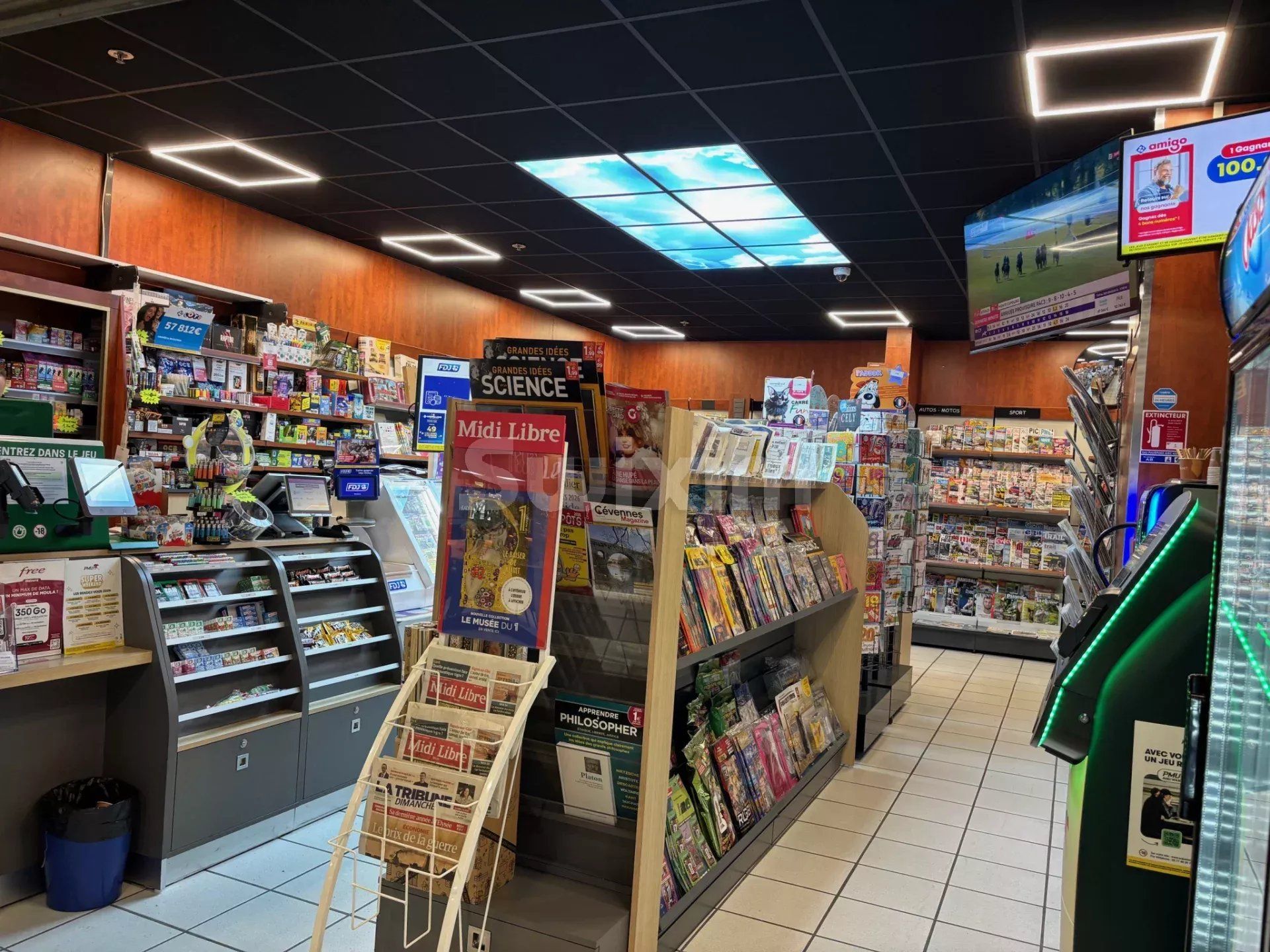 locale commerciale in vendita su Nîmes (30900)
