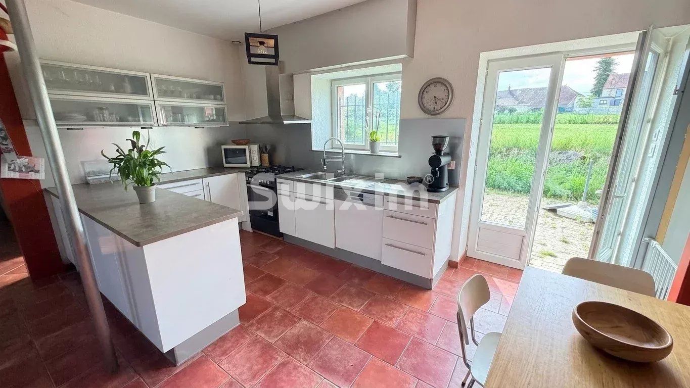 haus 6 Zimmer zum verkauf auf Athée (53400)