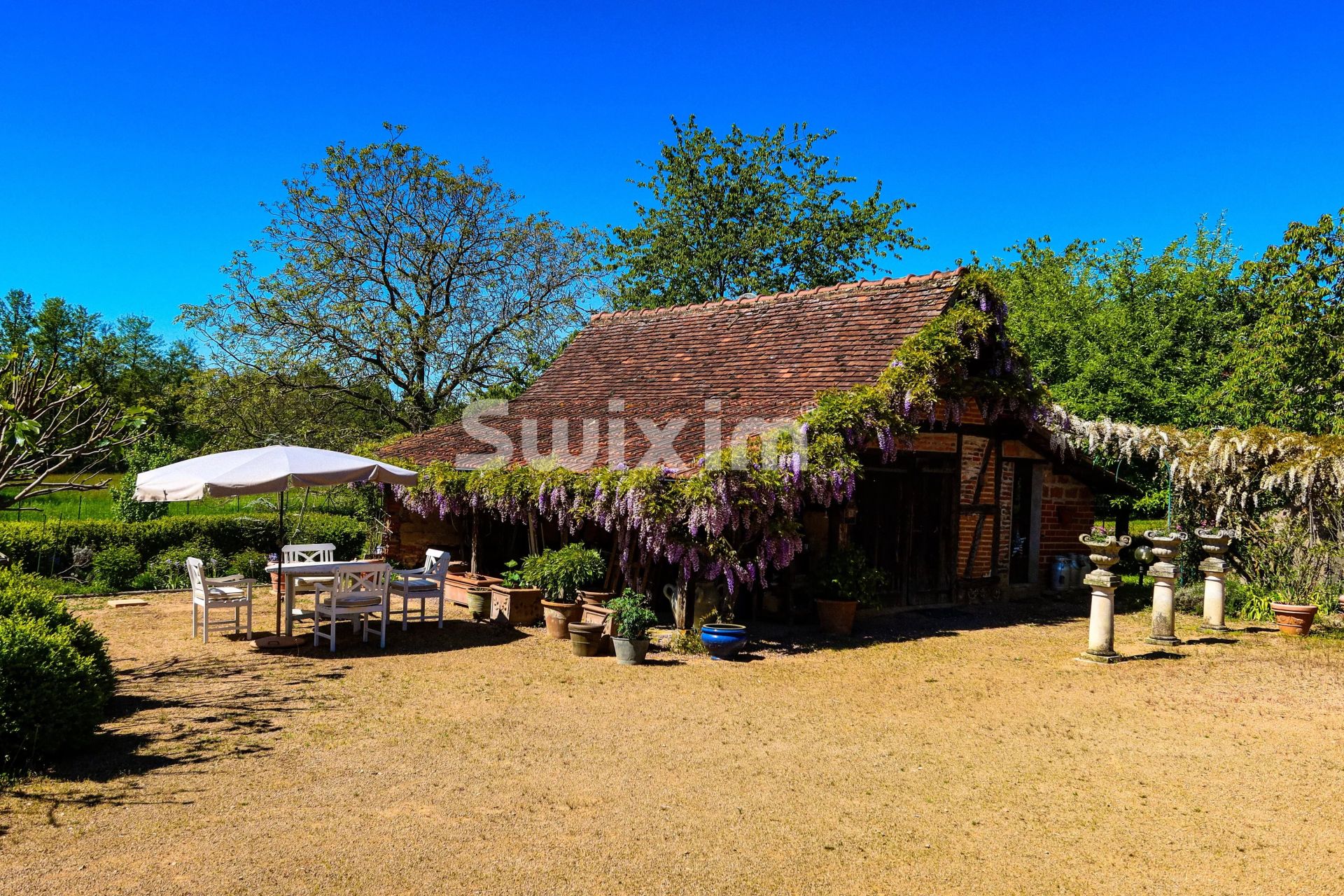 proprietà 9 Camere in vendita su La Chapelle-Naude (71500)