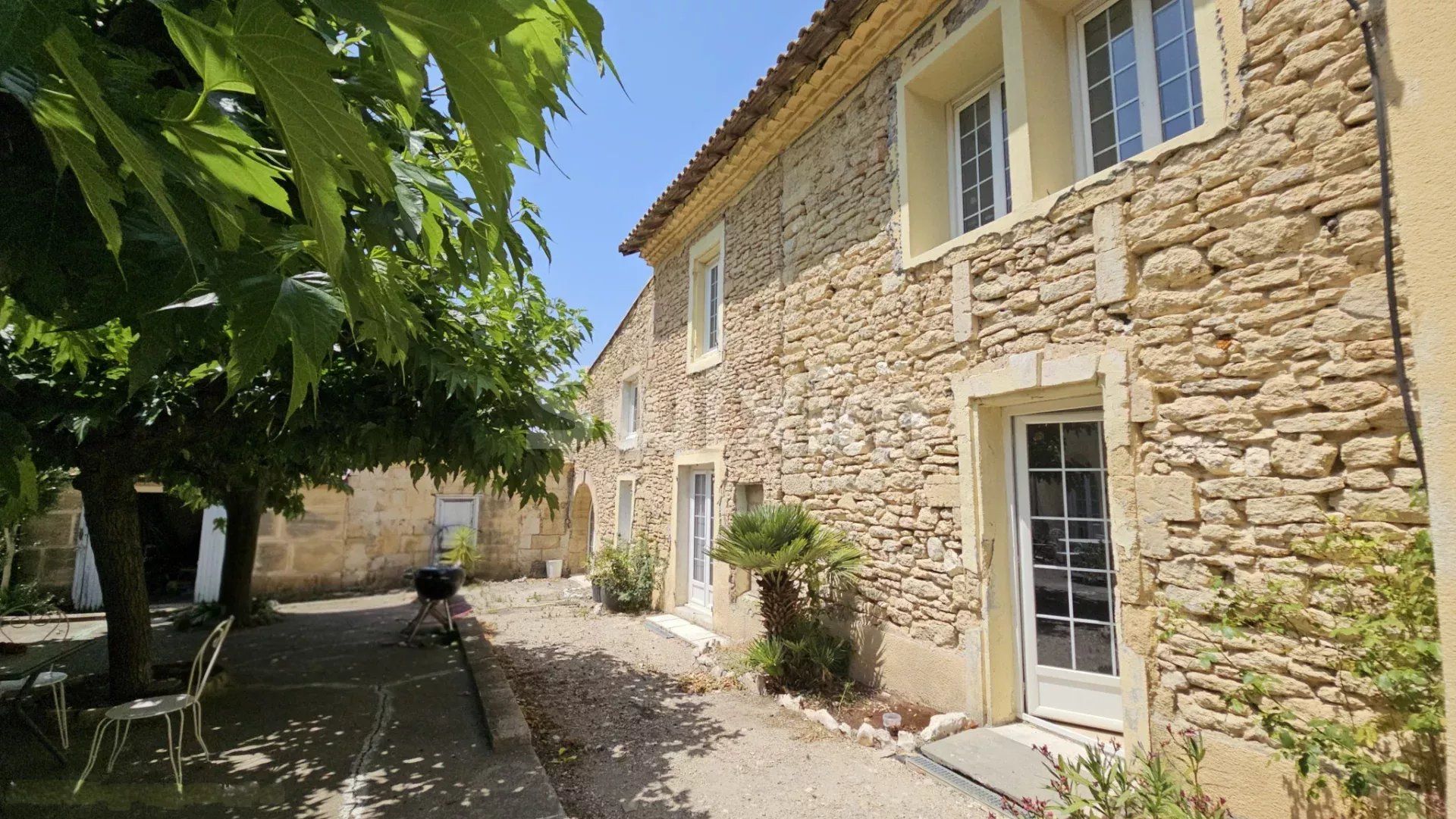 mas 19 Pièces en vente sur Castillon-du-Gard (30210)