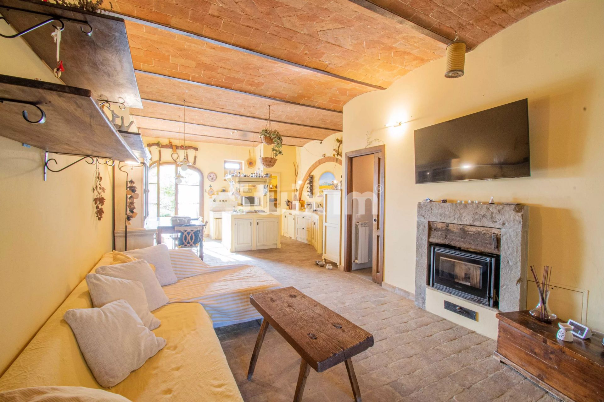 thatched cottage 4 Rooms for sale on Castelnuovo Berardenga (53019)