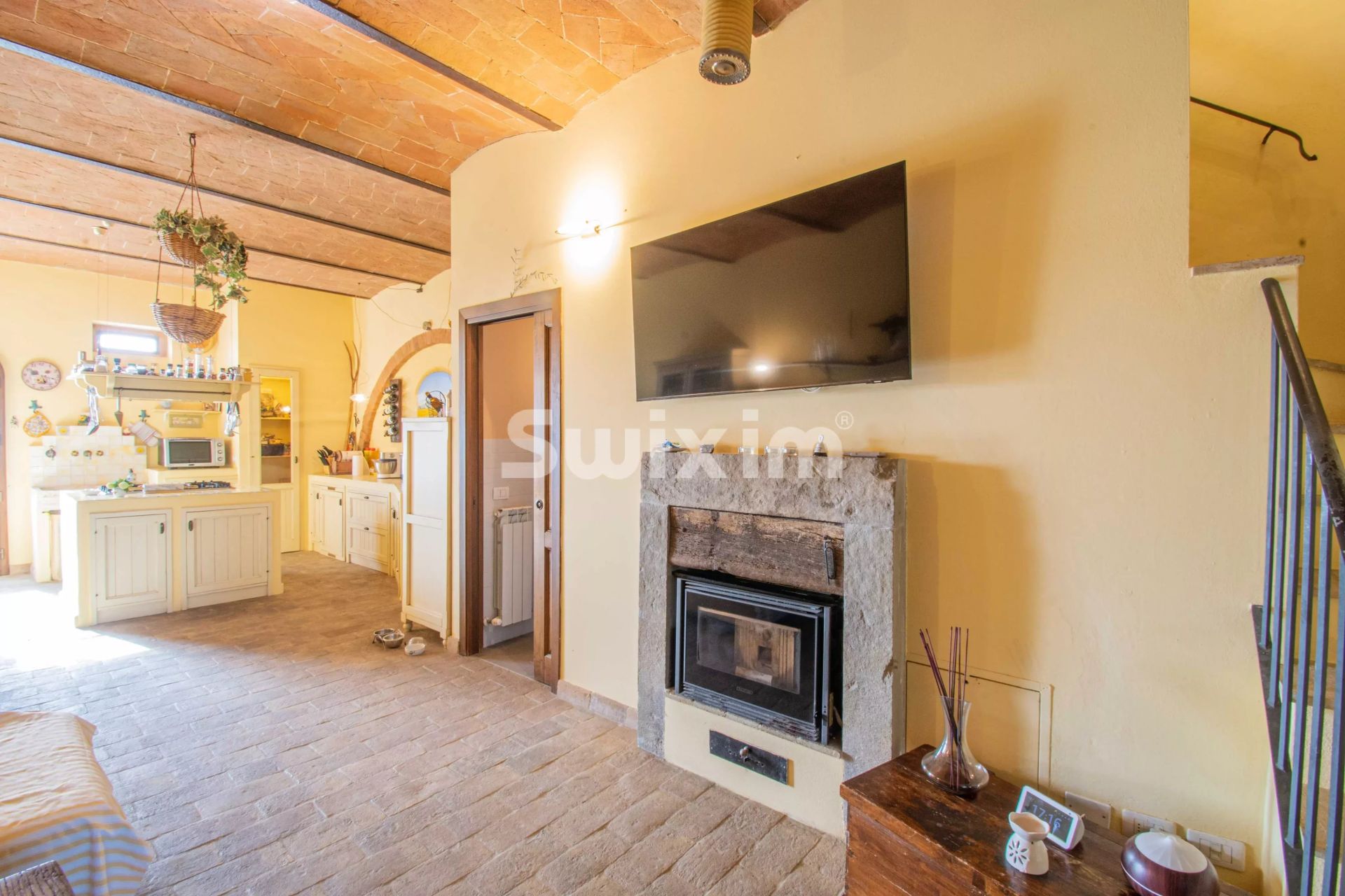 thatched cottage 4 Rooms for sale on Castelnuovo Berardenga (53019)