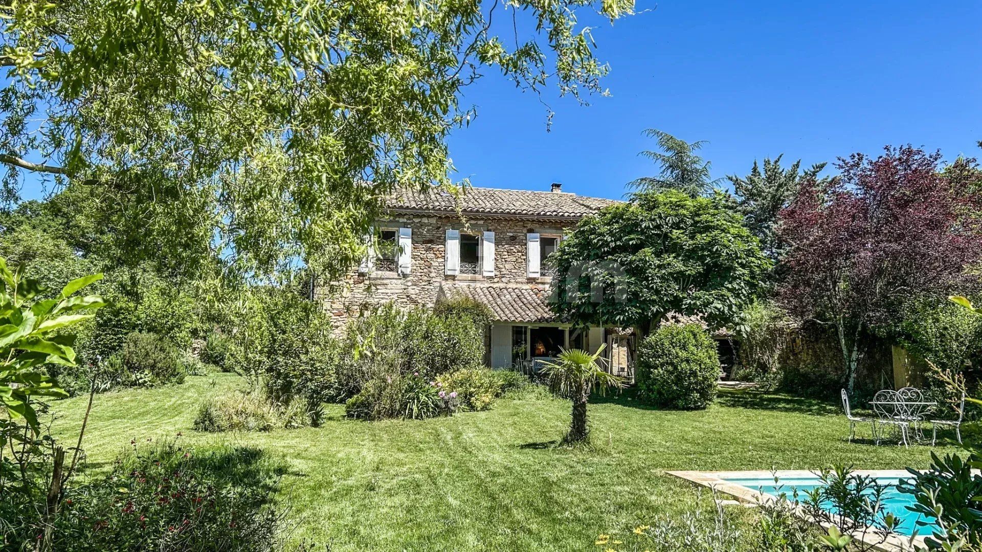 mas 8 Quartos para venda sobre Uzès (30700)