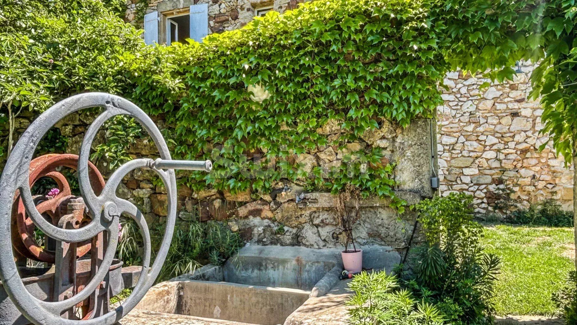 mas 8 Camere in vendita su Uzès (30700)