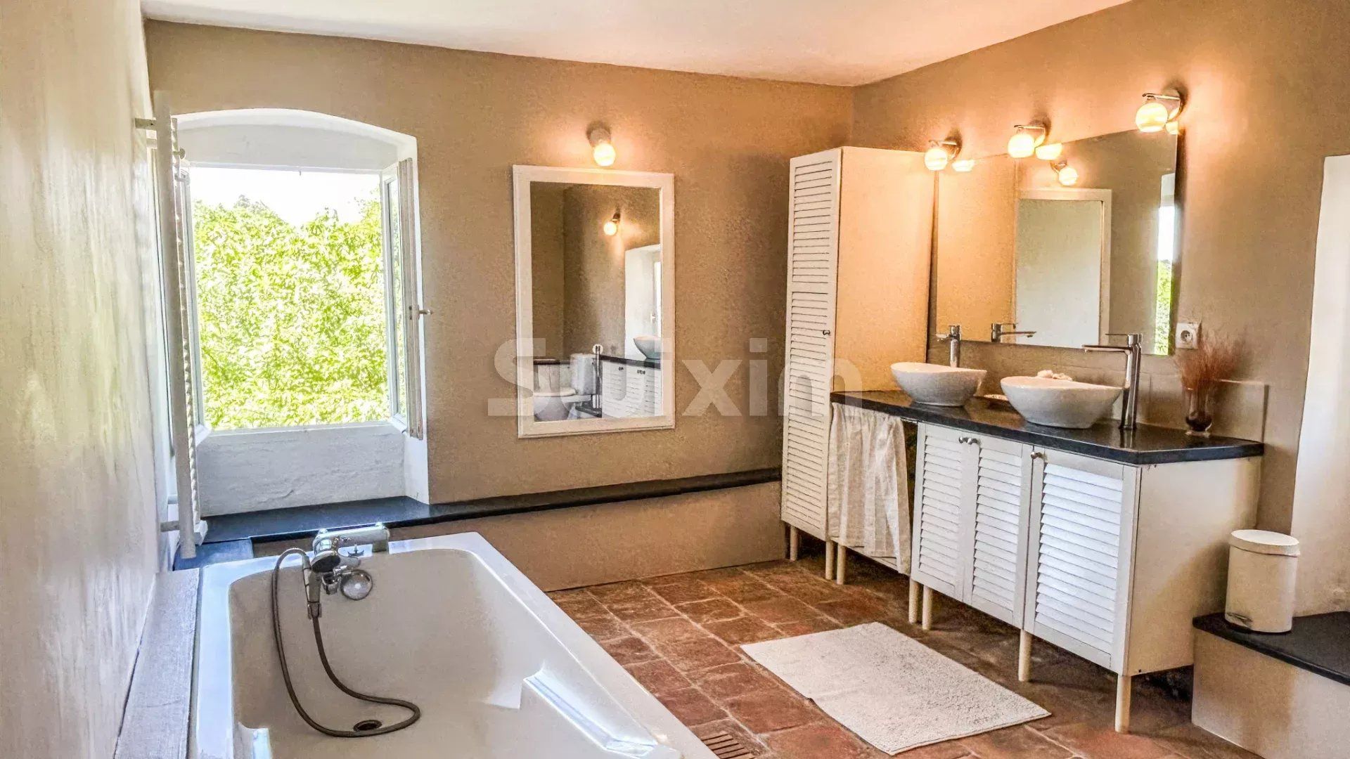 mas 8 Camere in vendita su Uzès (30700)