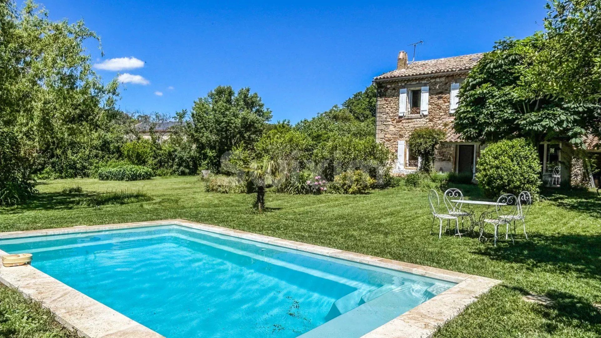 mas 8 Camere in vendita su Uzès (30700)