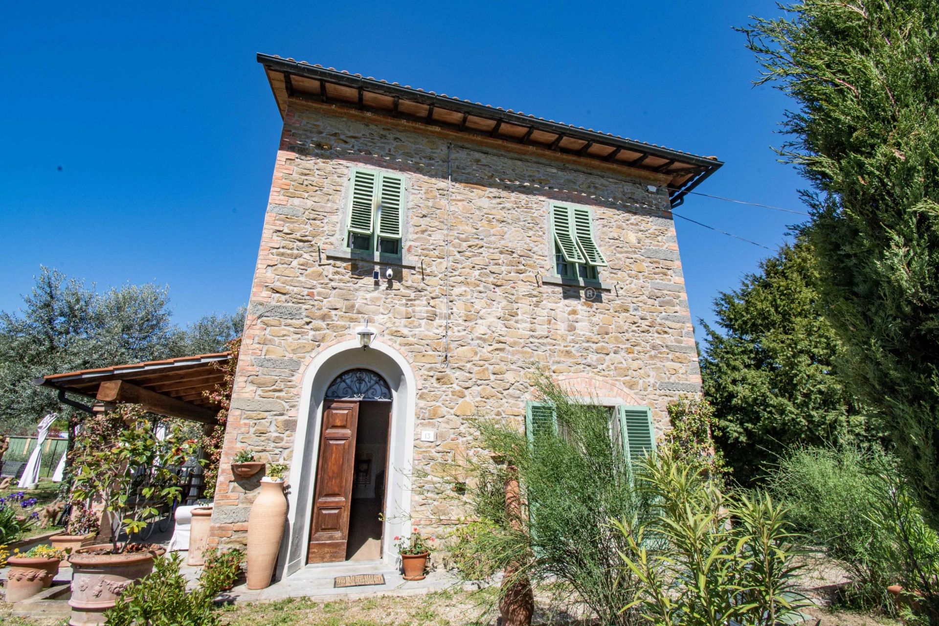 house 6 Rooms for sale on Bucine (52021)
