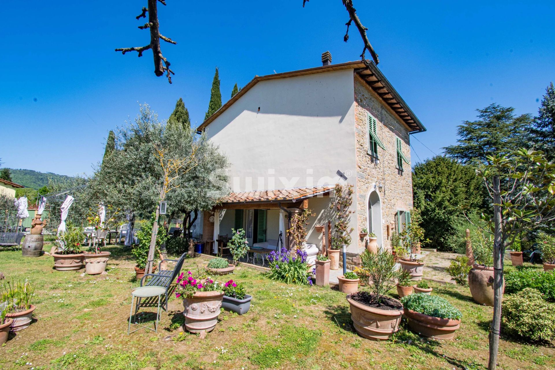 house 6 Rooms for sale on Bucine (52021)