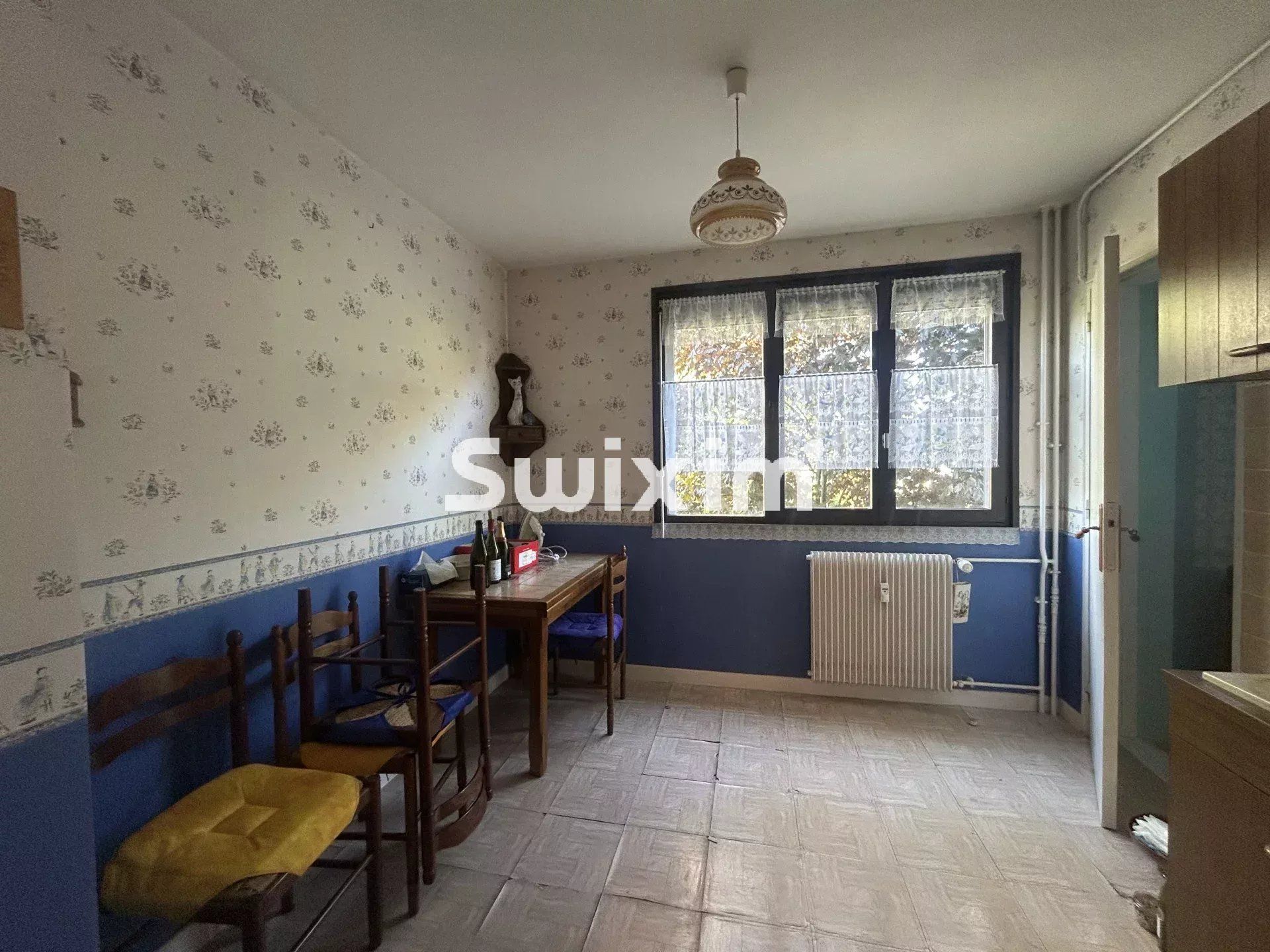 apartment 5 Rooms for sale on Lons-le-Saunier (39000)