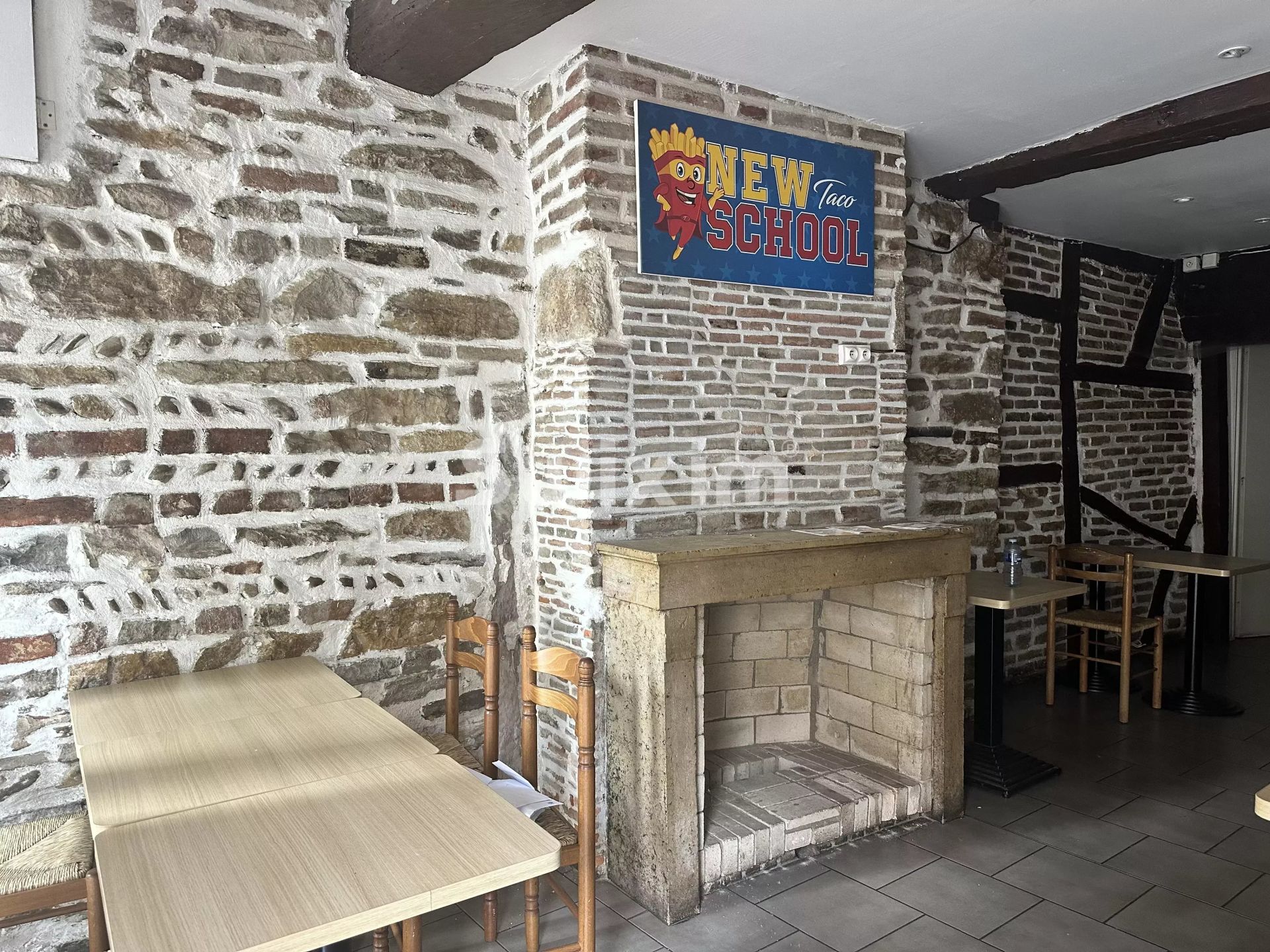 Local commercial 1 pièce 47 m² · à Bourg-en-Bresse · 47 m² · 86 000 €