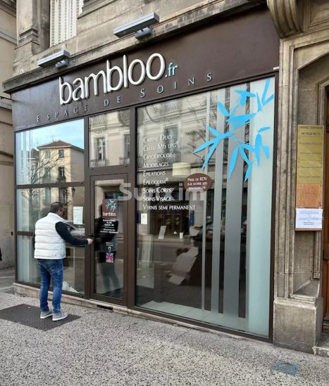 Aluguer Comercial local Bourg-en-Bresse 1&nbsp;sala 154&nbsp;m²