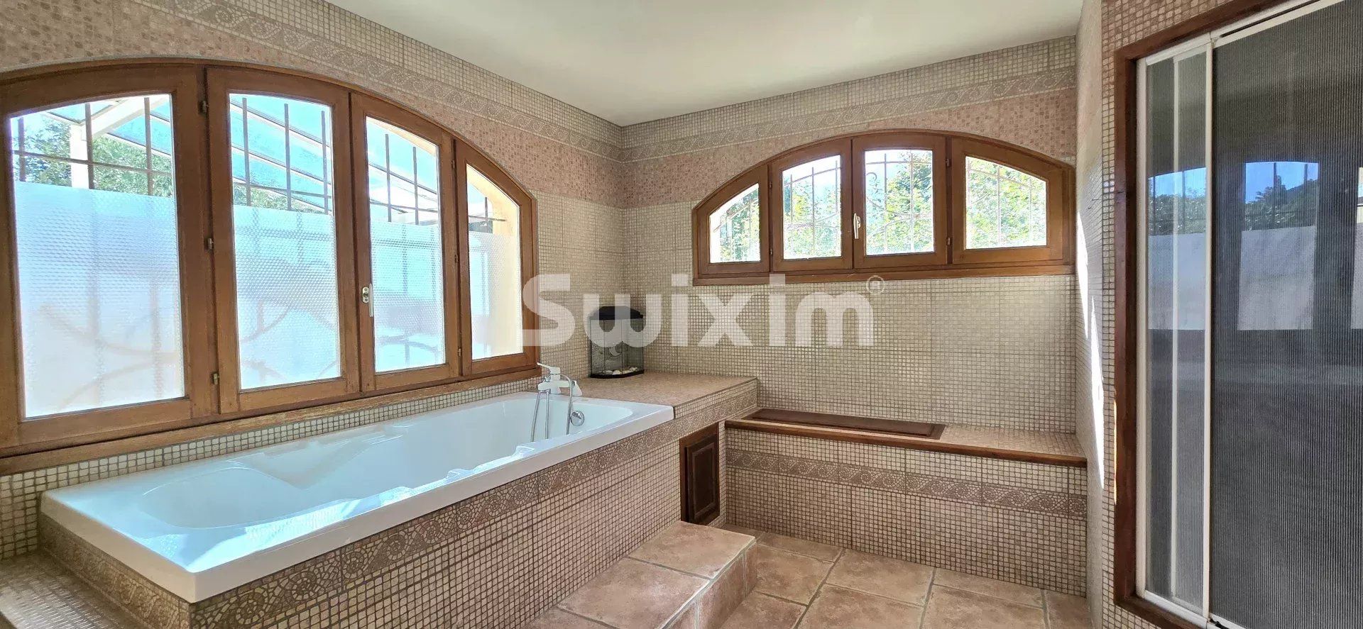 casa 12 Camere in vendita su Dieulefit (26220)