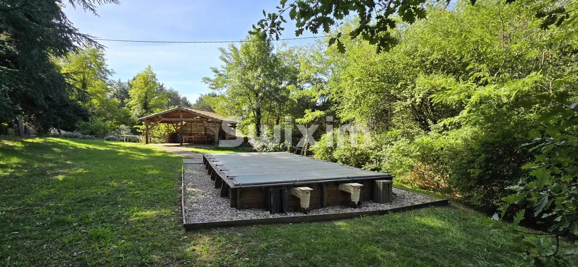 casa 12 Camere in vendita su Dieulefit (26220)