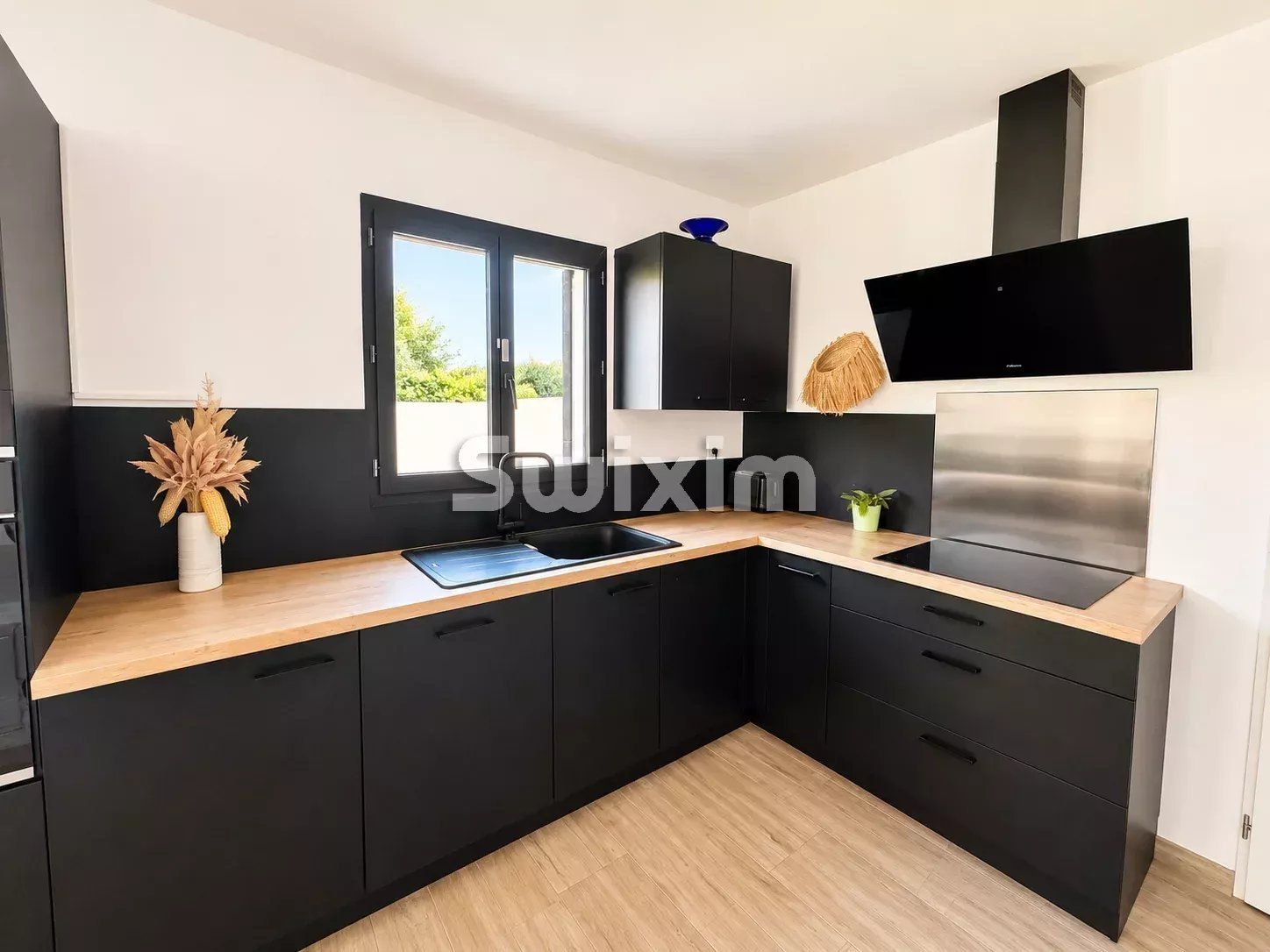 house 5 Rooms for sale on Camaret-sur-Aigues (84850)