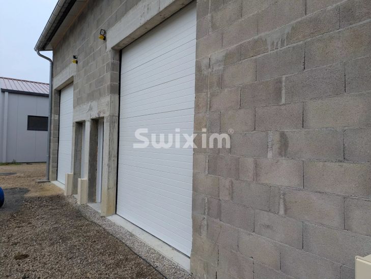 Rental Commercial local Ceyzériat 2&nbsp;Rooms 100&nbsp;m²