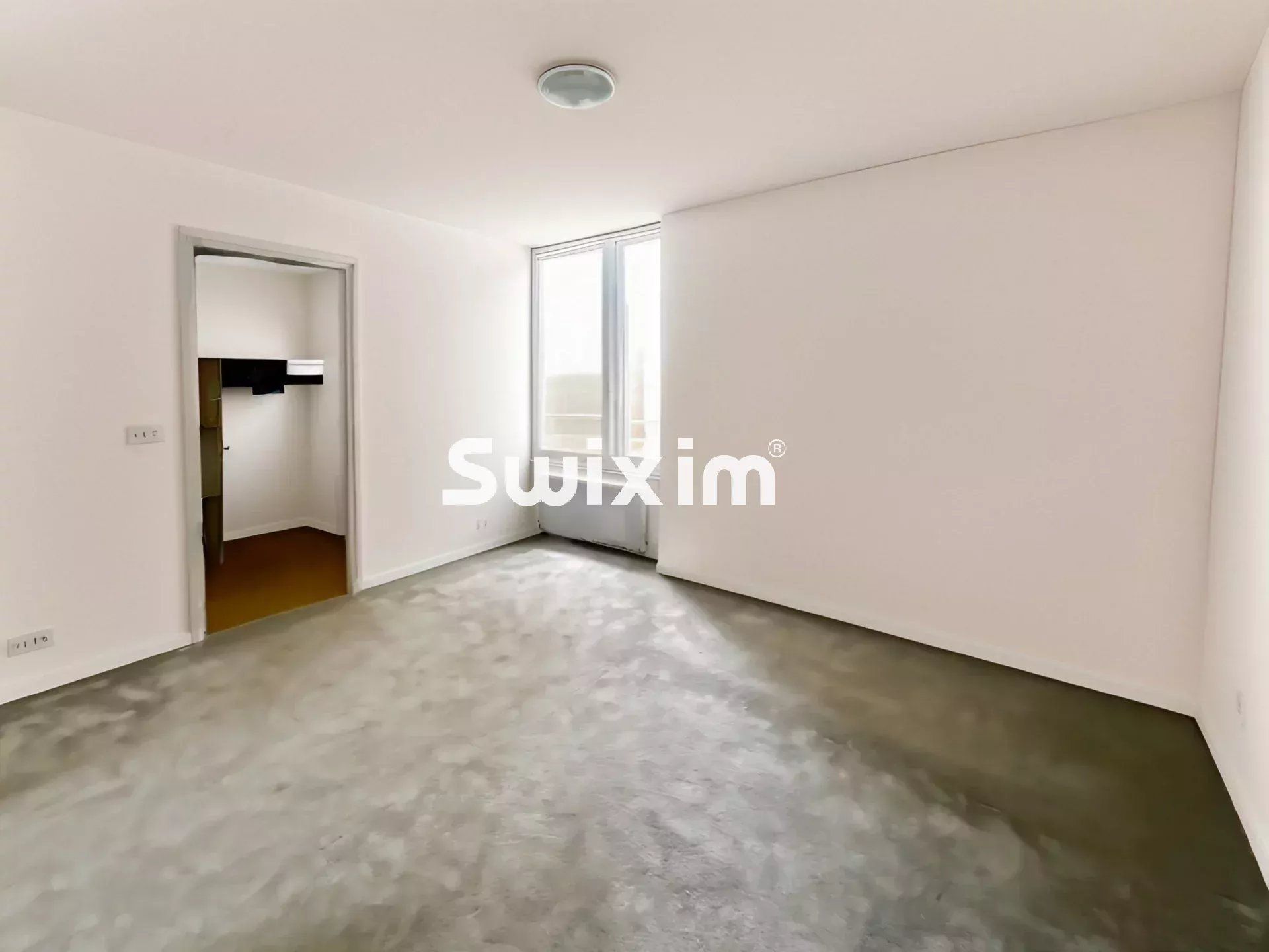 house 4 Rooms for sale on Pont-Saint-Esprit (30130)
