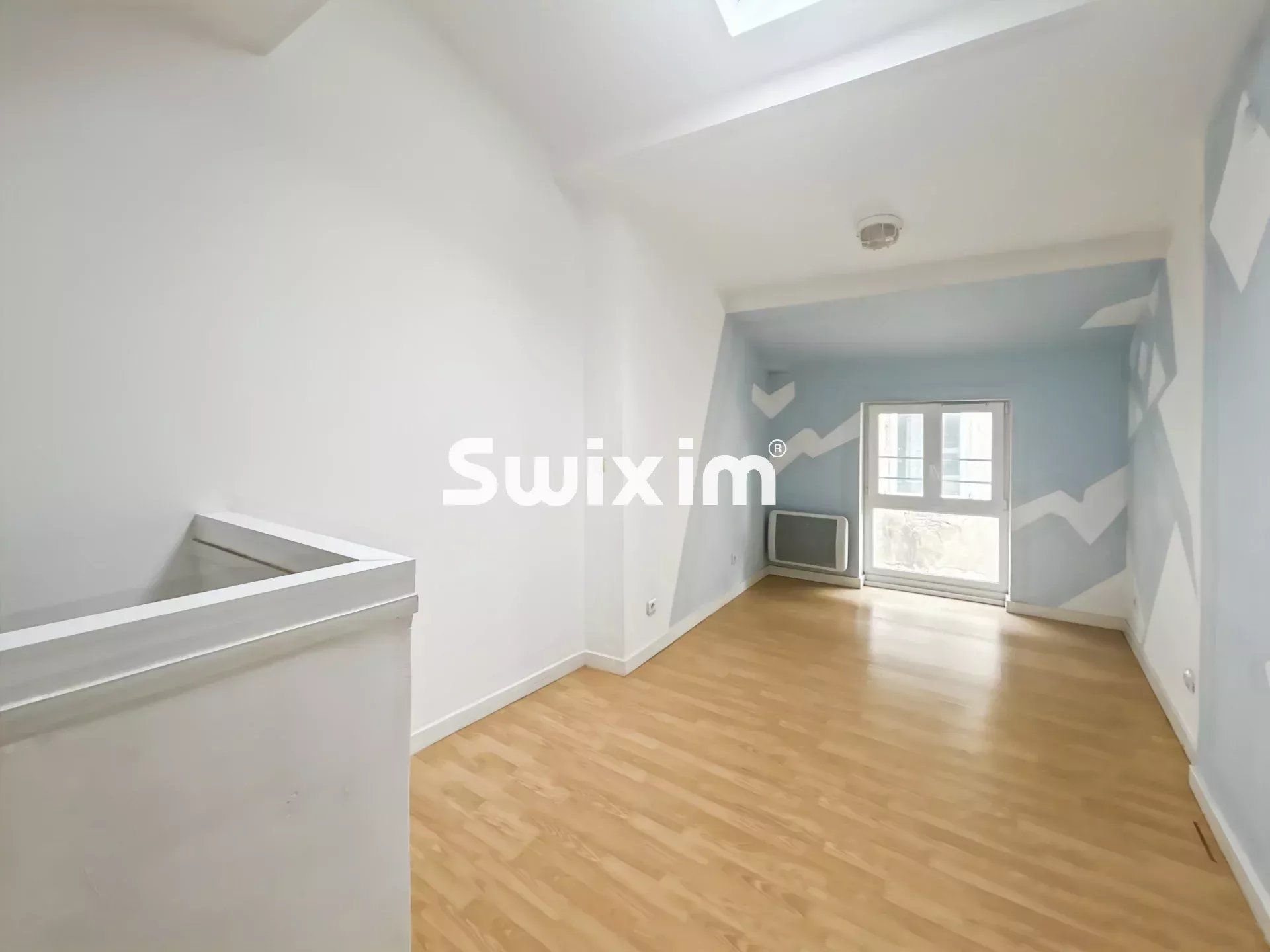 house 4 Rooms for sale on Pont-Saint-Esprit (30130)