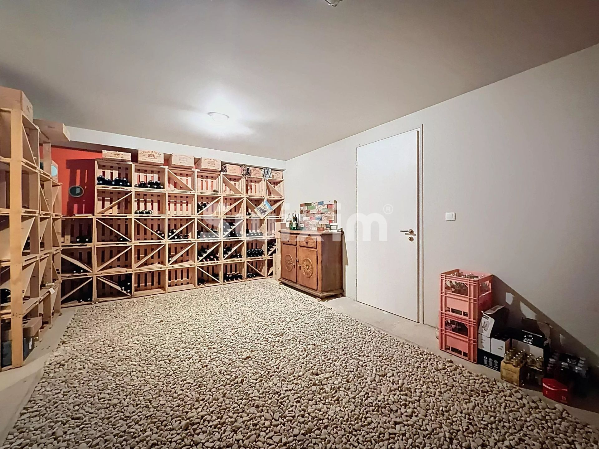 house 8 Rooms for sale on Divonne-les-Bains (01220)