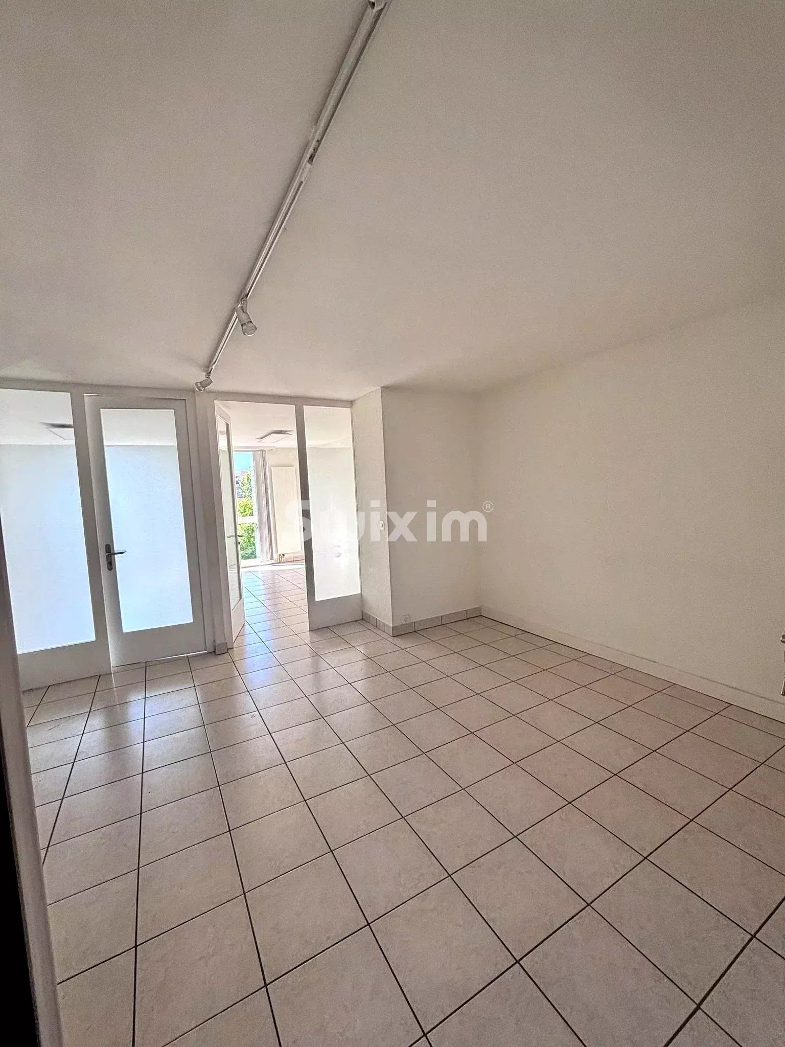 locale professionale 1 camera in affitto su Plan-les-Ouates (1228)