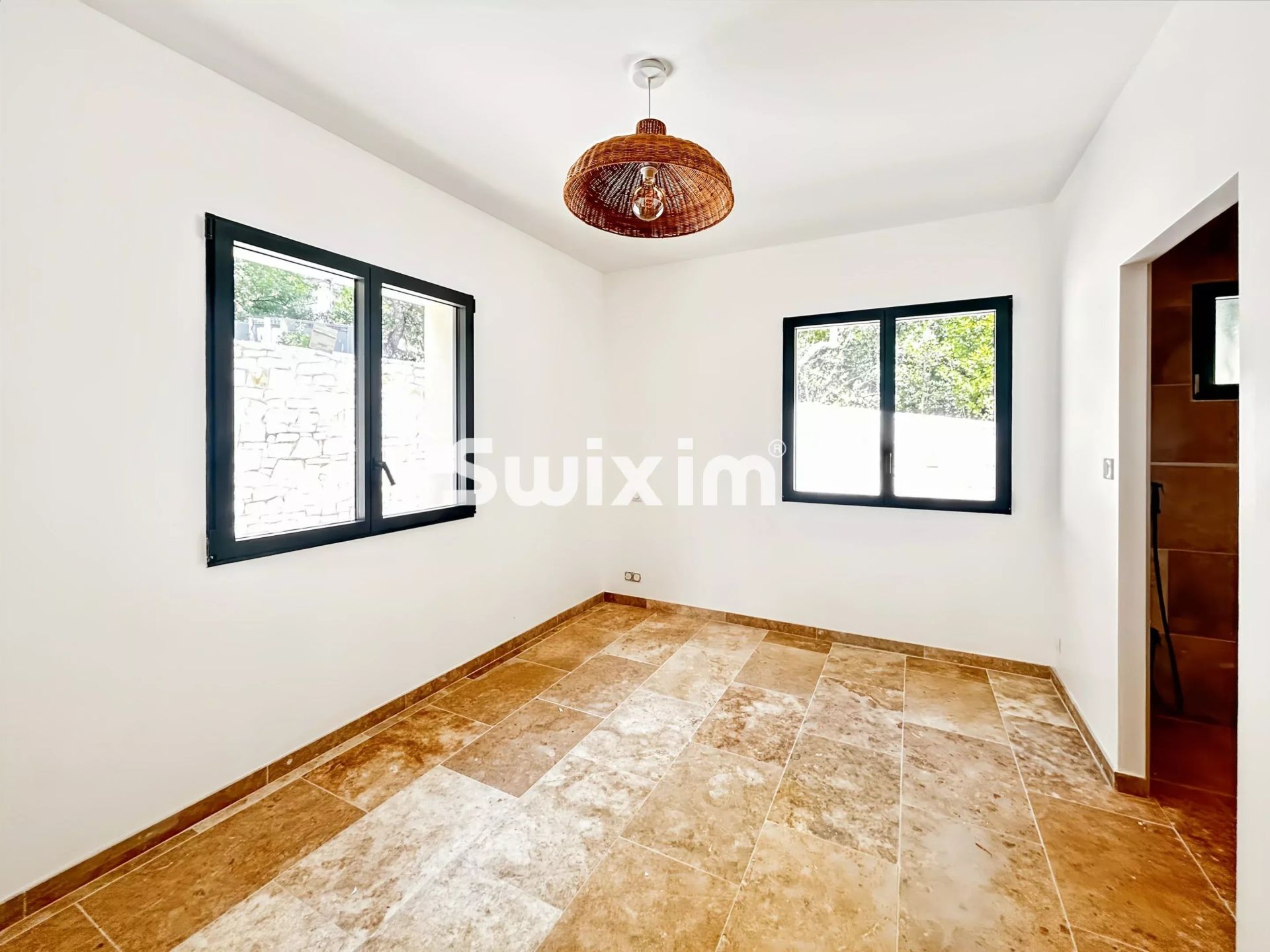 villa 6 Rooms for sale on Goudargues (30630)