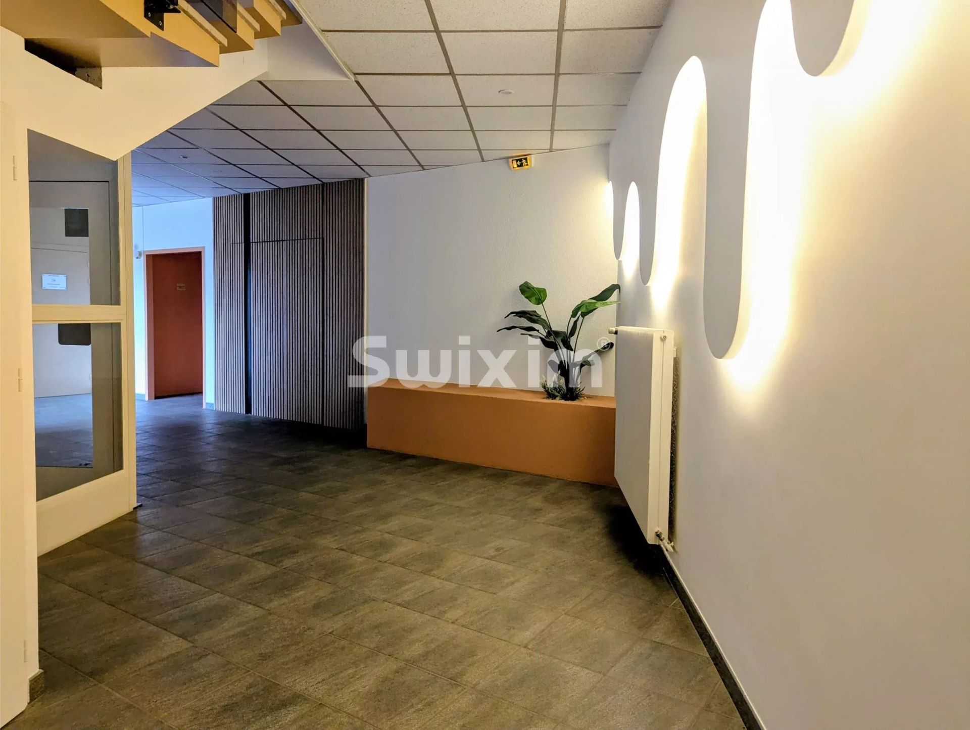 instalações comerciais 1 sala para aluguer sobre Péronnas (01960)