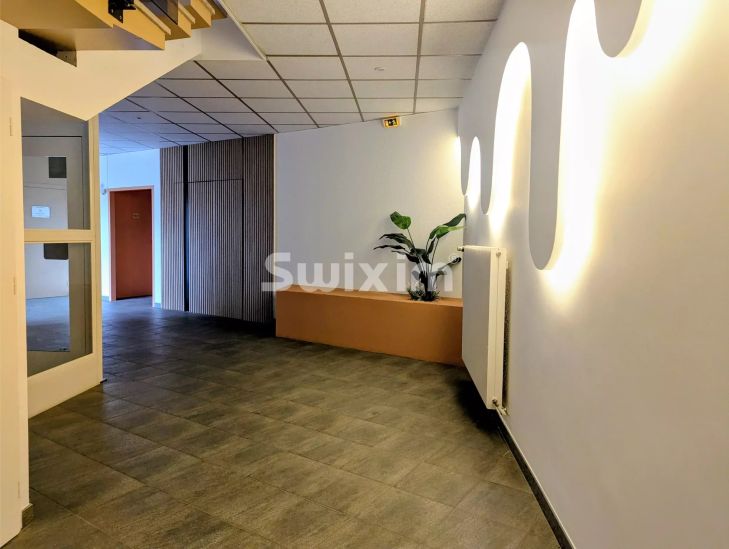 Rental Business premises Péronnas 1&nbsp;room 160&nbsp;m²