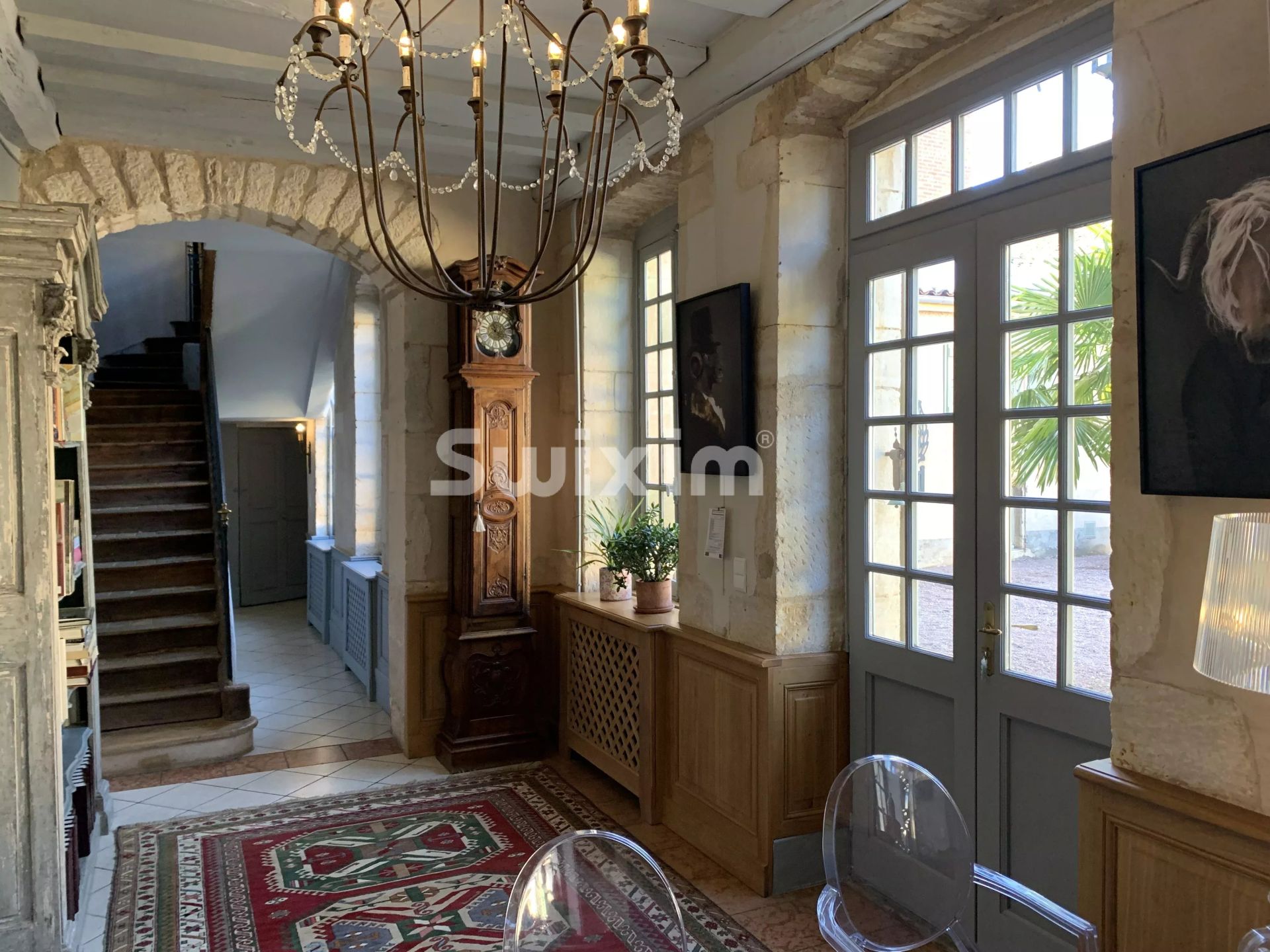 propiedad 24 Salas en venta en Givry (71640)