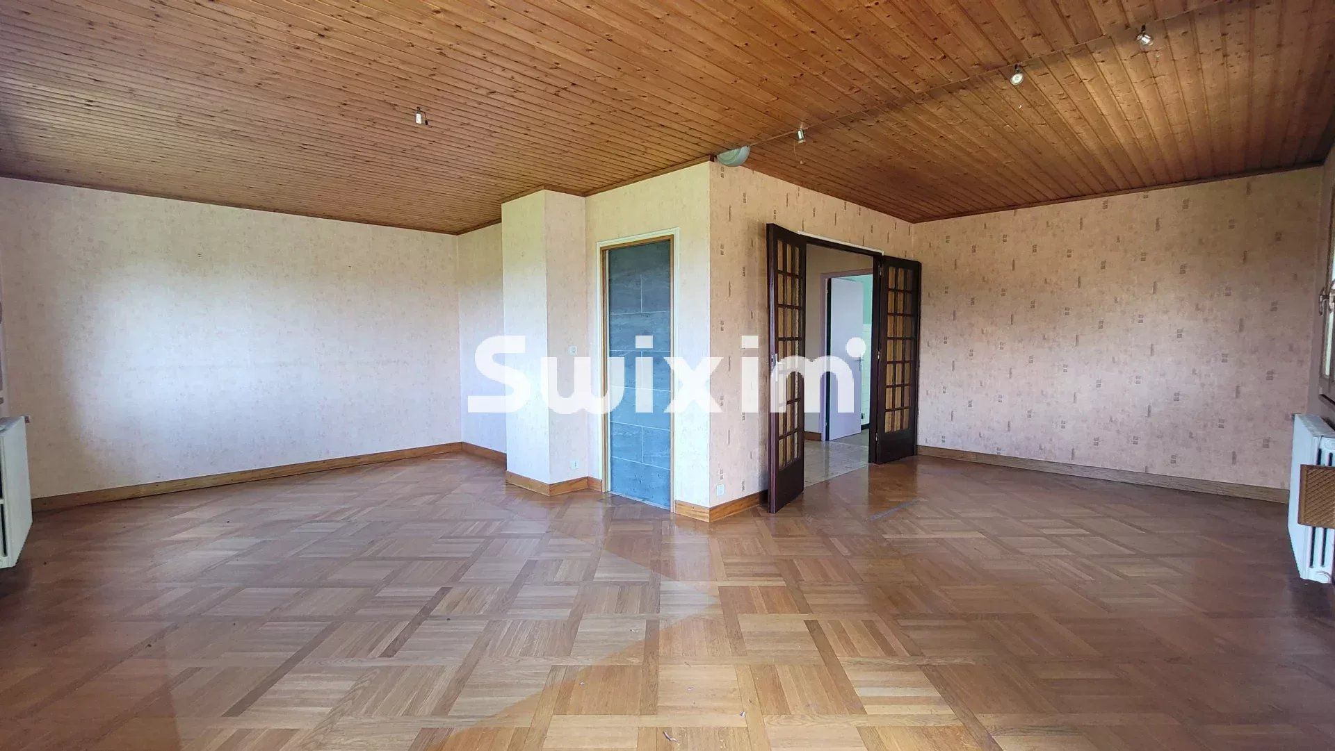 casa 5 Camere in vendita su Lons-le-Saunier (39000)