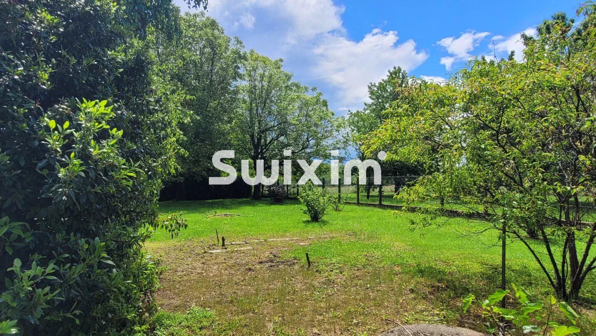 casa 5 Camere in vendita su Lons-le-Saunier (39000)