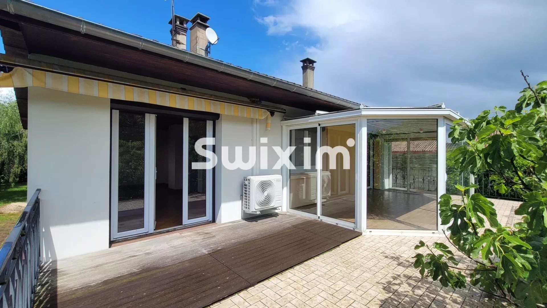 casa 5 Camere in vendita su Lons-le-Saunier (39000)