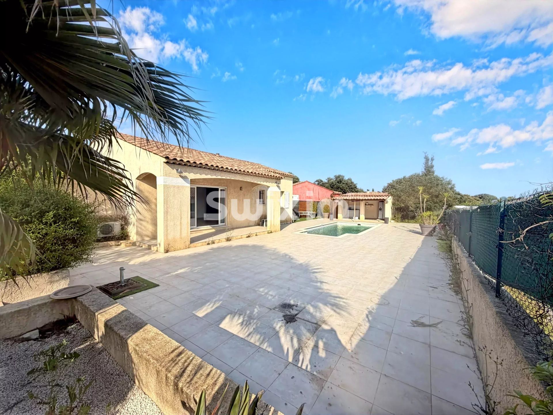 house 4 Rooms for sale on Roquebrune-sur-Argens (83520)