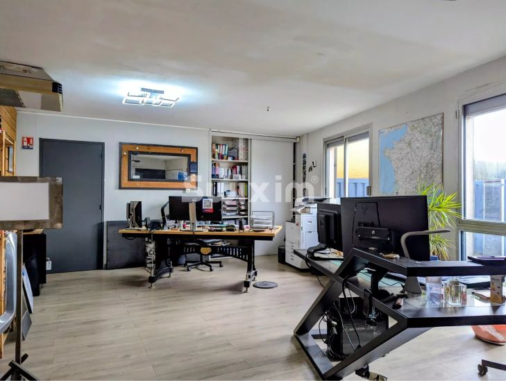 Venta Local comercial Viriat 1&nbsp;sala 600&nbsp;m²