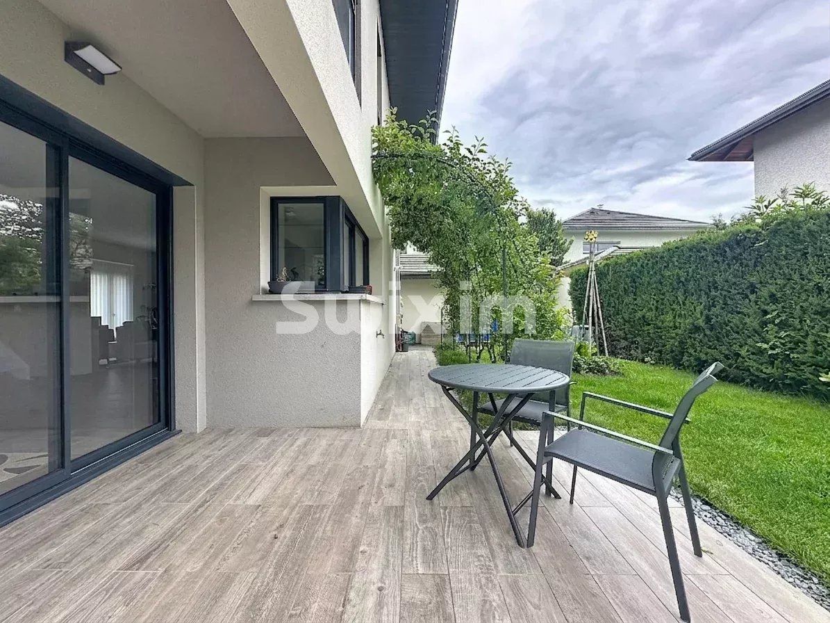 house 6 Rooms for rent on Prévessin-Moëns (01280)