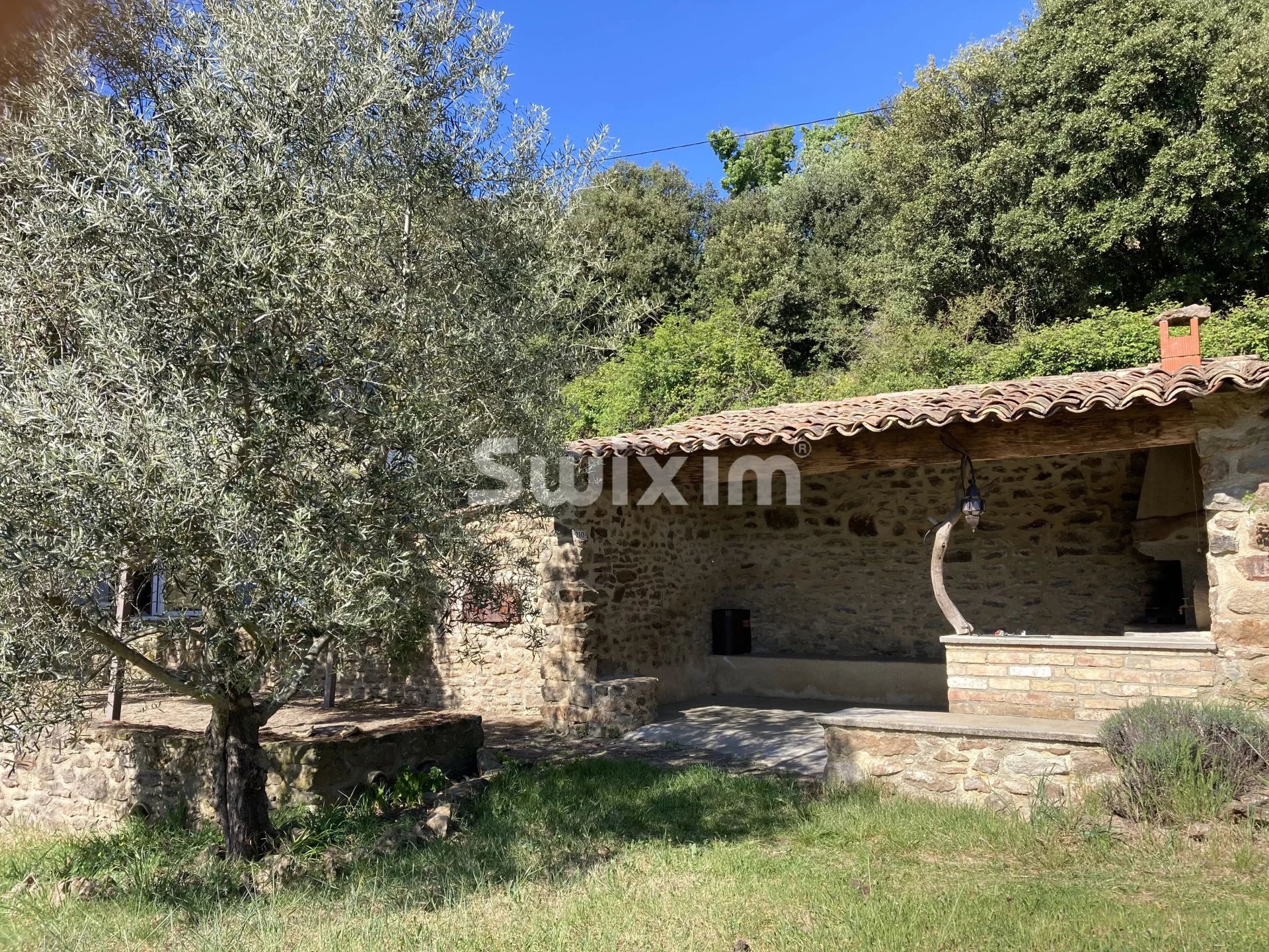 casa 5 Quartos para venda sobre Saint-Georges-les-Bains (07800)