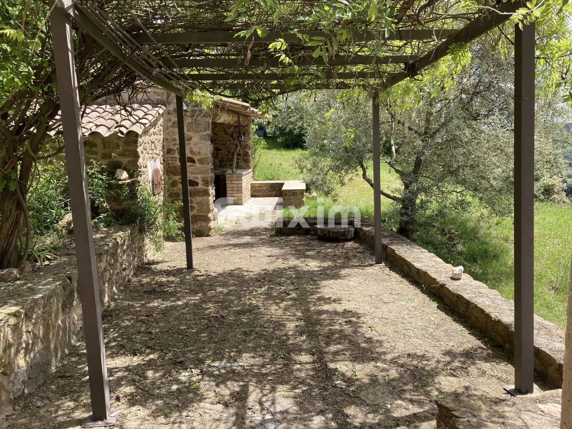 casa 5 Quartos para venda sobre Saint-Georges-les-Bains (07800)