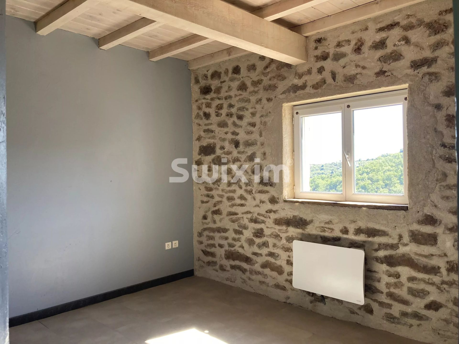 casa 5 Quartos para venda sobre Saint-Georges-les-Bains (07800)