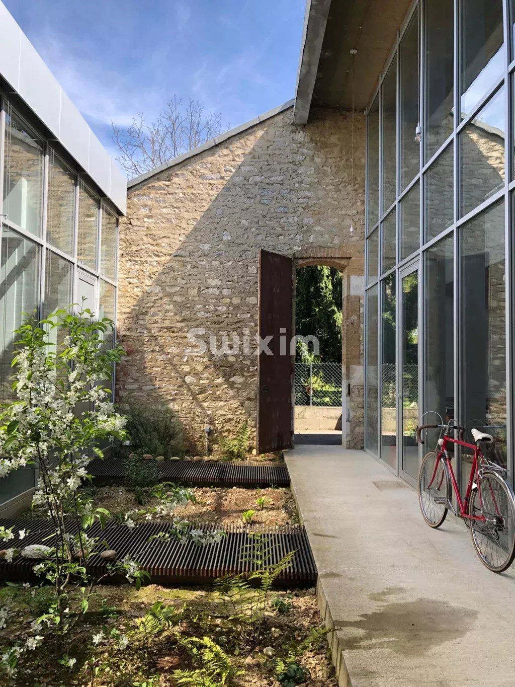 business premises 1 room for rent on Bourg-en-Bresse (01000)
