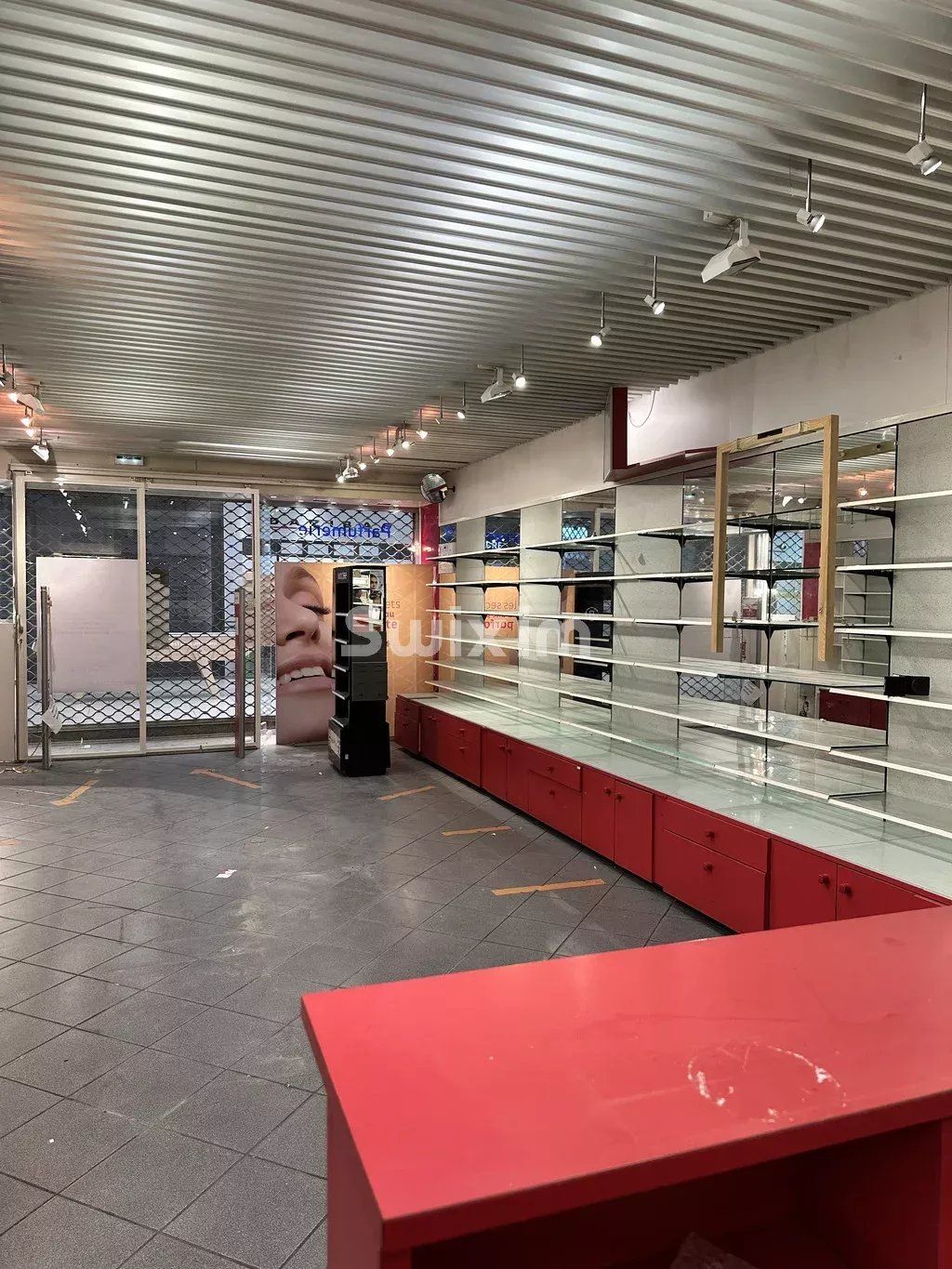commercial local 1 room for sale on Bourg-en-Bresse (01000)