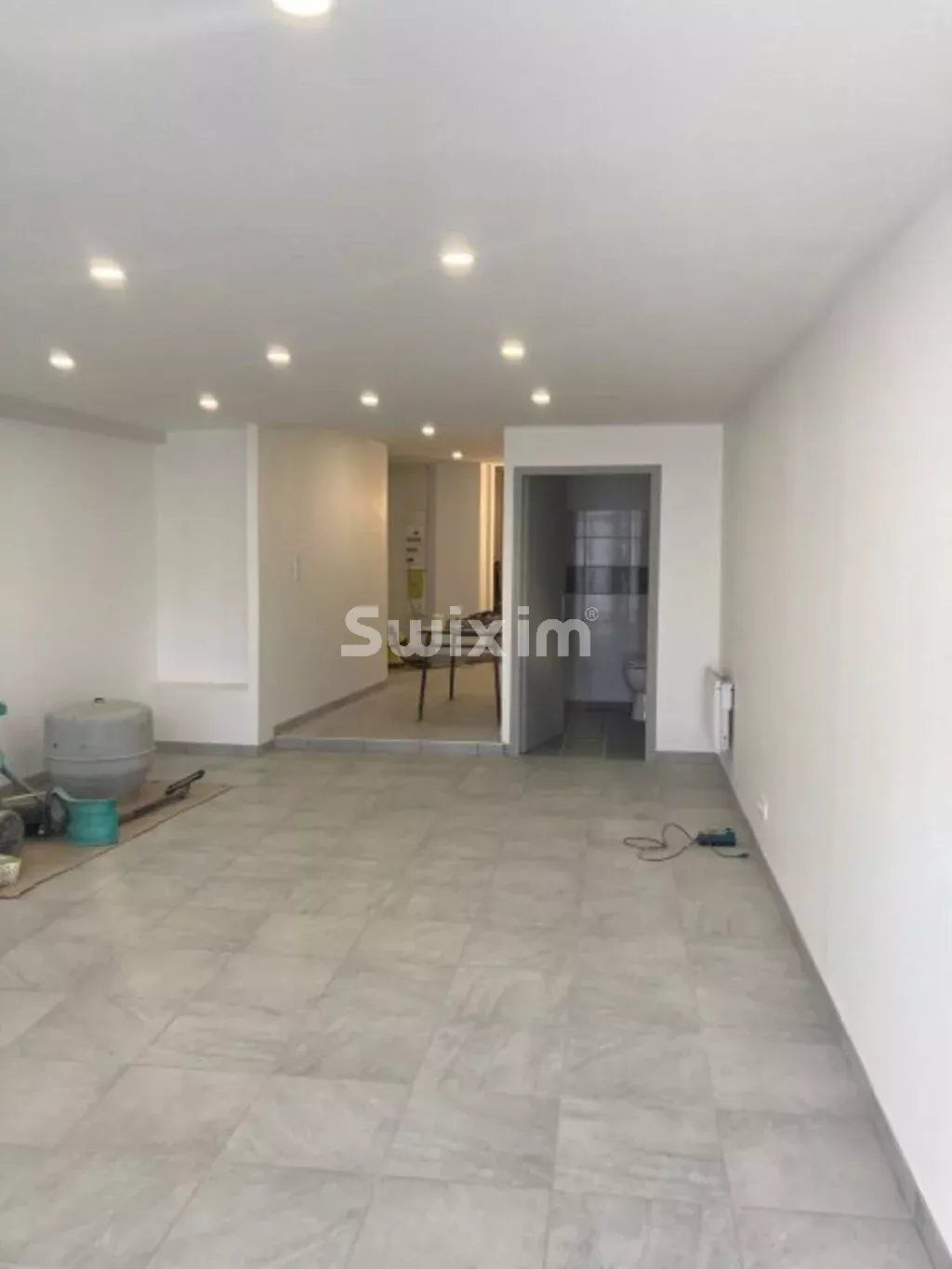 commercial local 1 room for rent on Viriat (01440)