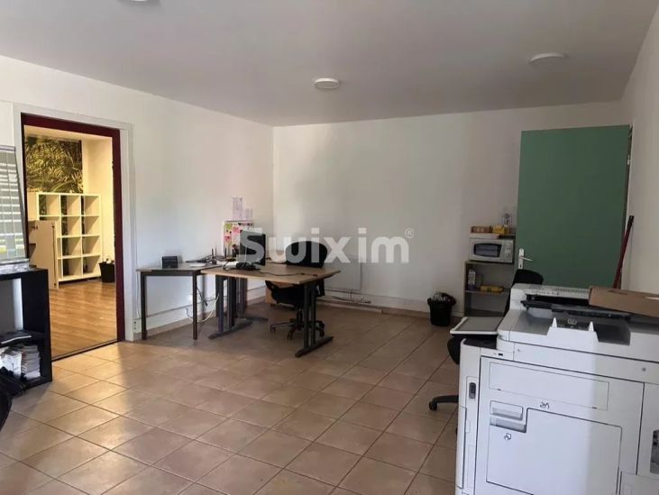 Aluguer Locais de atividade Montagnat 1&nbsp;sala 304&nbsp;m²