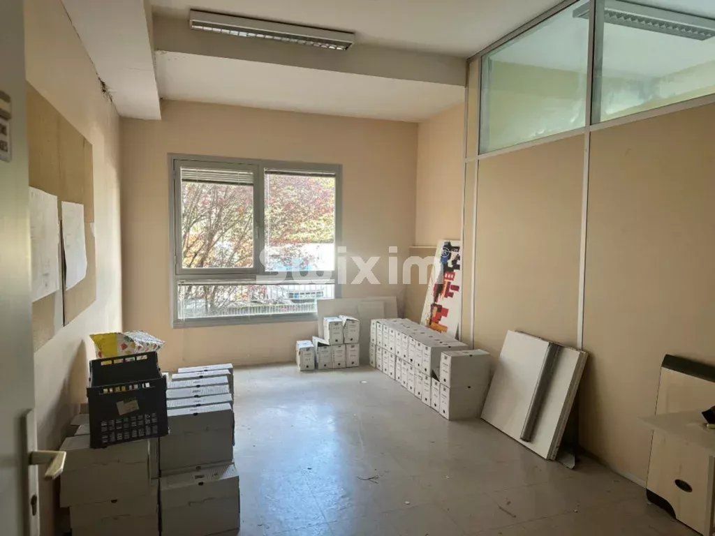 locale professionale 1 camera in vendita su Bourg-en-Bresse (01000)